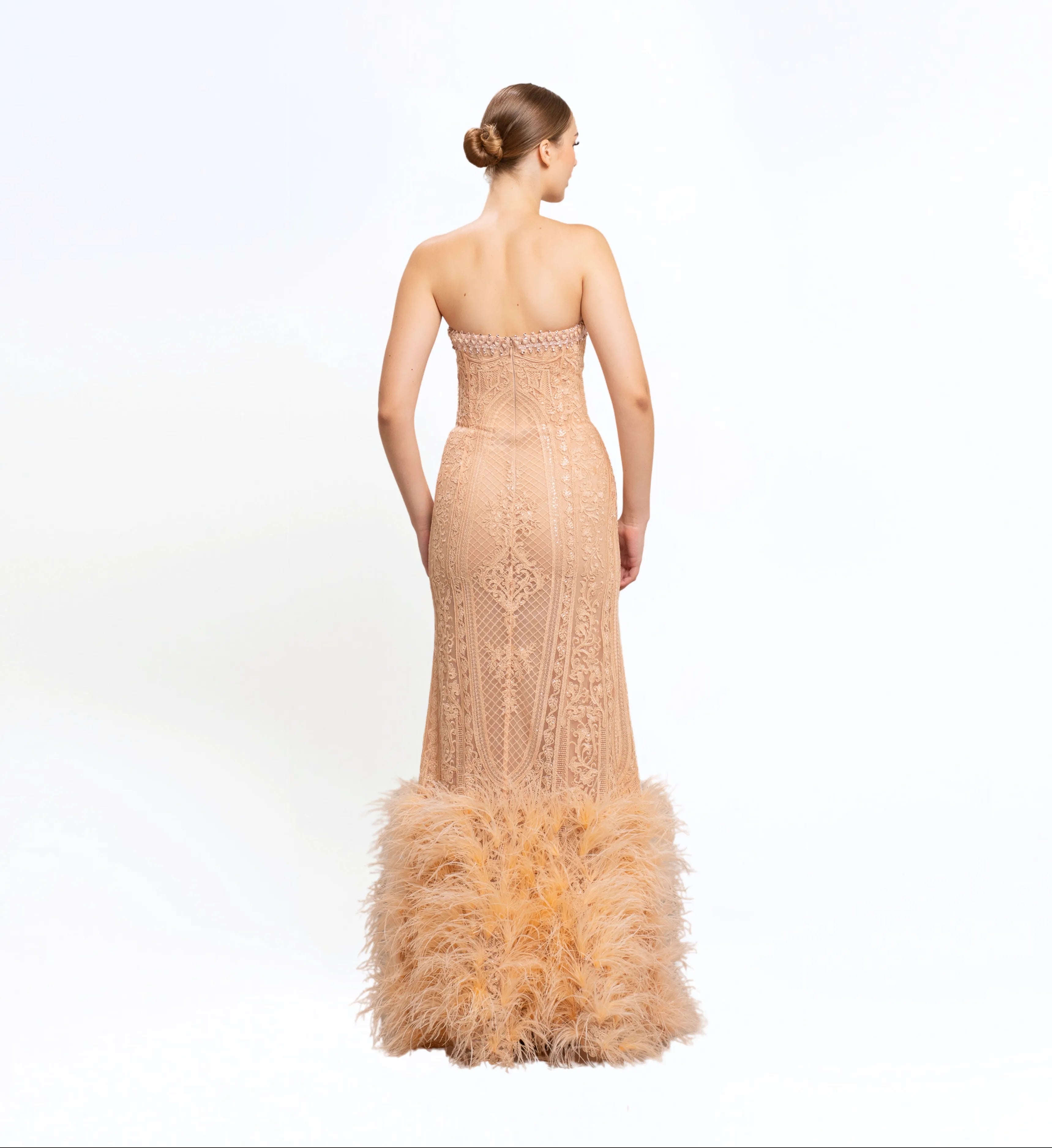 THREAD EMBROIDERED TRUMPET GOWN