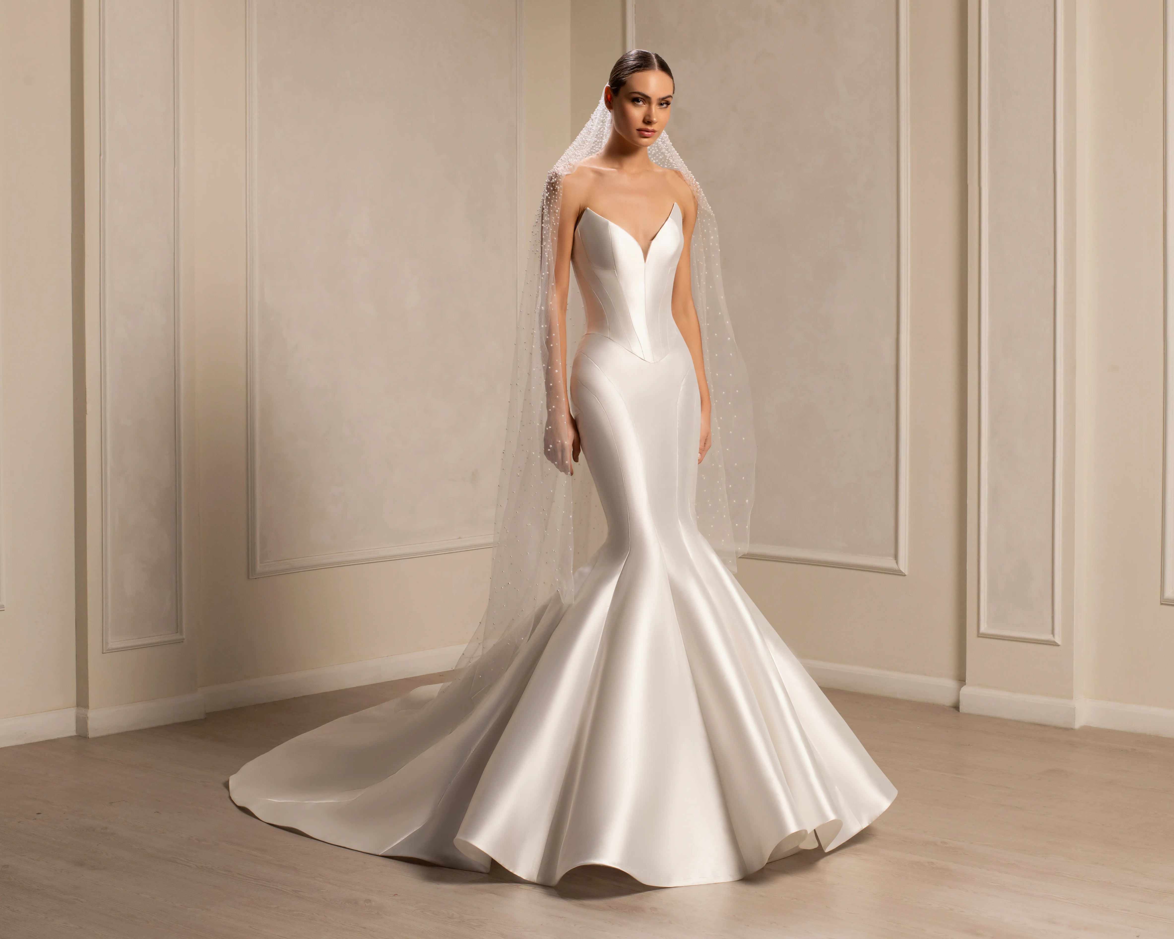 Look 05 | The Fashion-Forward Bride