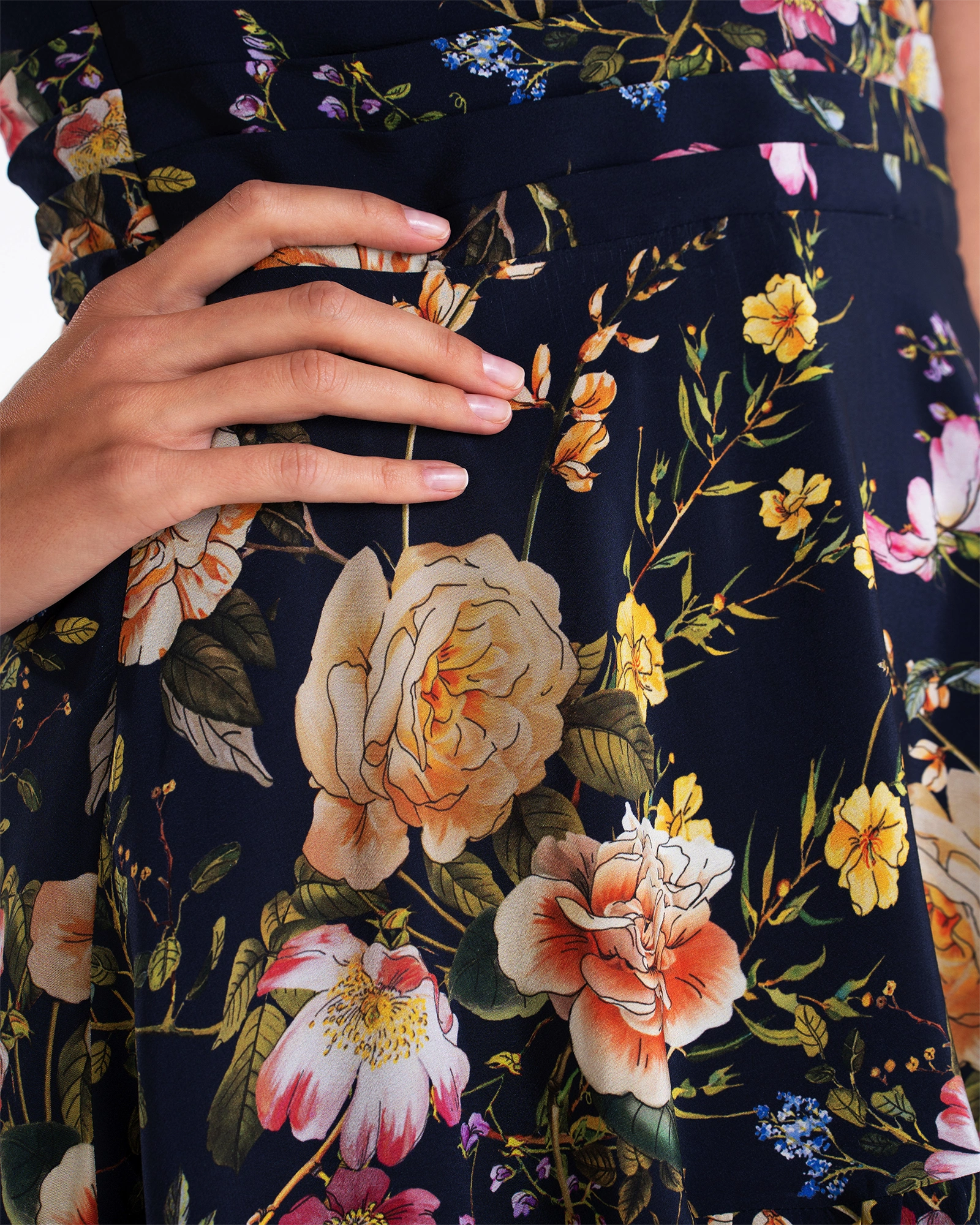 Ruffle- Sleeve Floral-Print  Dress